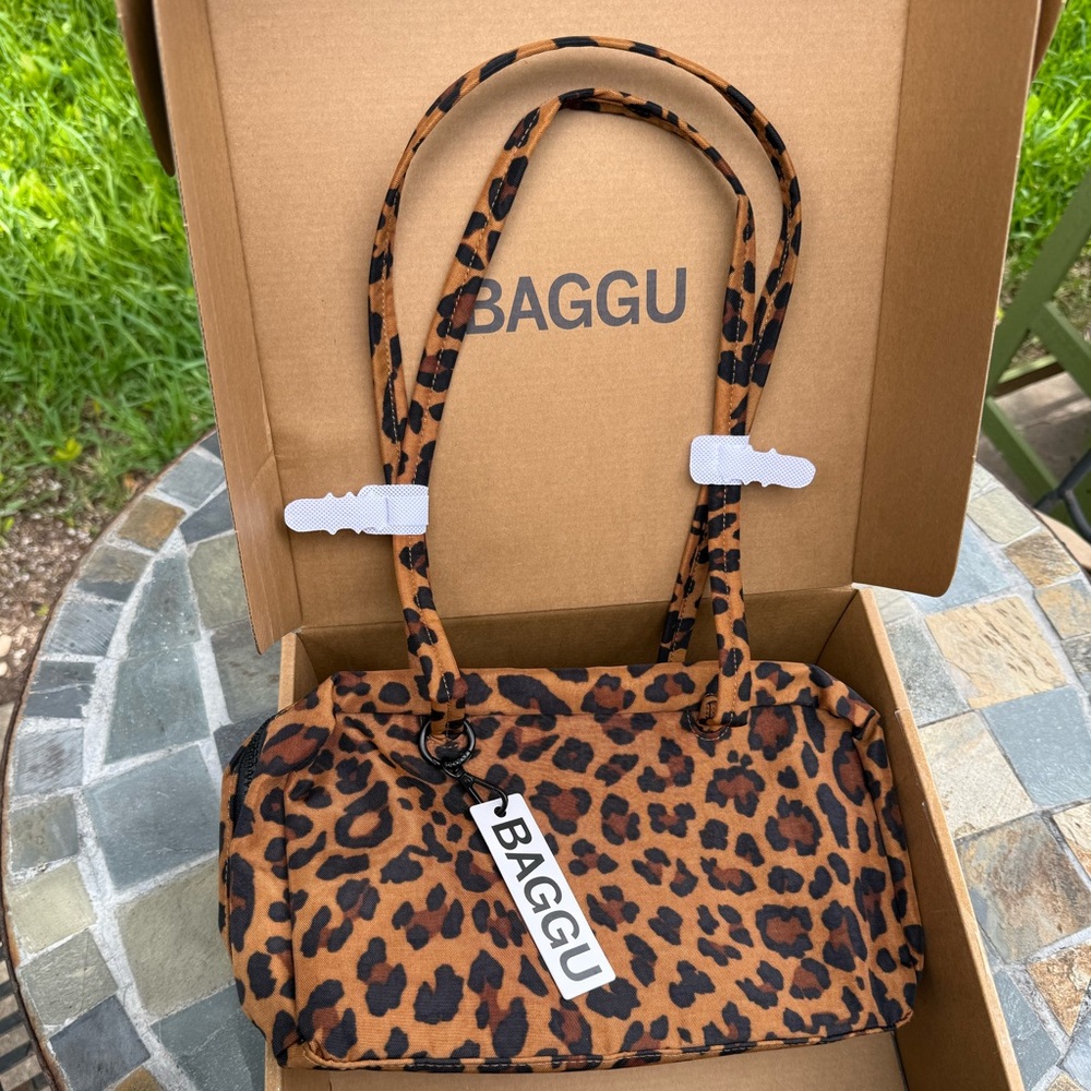NWT BAGGU Standard Bowler Bag Leopard